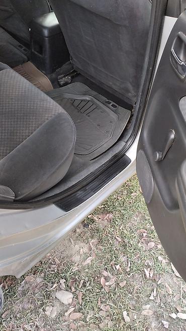 Транспорт: Toyota Avensis: 2002 г., 1.8 л, Автомат, Бензин, Седан — 4