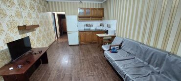 продаю квартиру по улице советская саманчина: 2 комнаты, 44 м², 105 серия, Цокольный этаж этаж, Старый ремонт