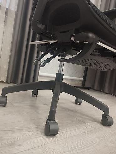 столы советские: Офисное кресло, Б/у, С колесиками, цвет - Черный — 8