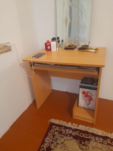 acilan stol: Kompüter masası, Yeni, Açılan, Dördbucaq masa