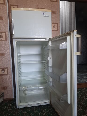 холодилник дома: Холодильник Двухкамерный, 150 *