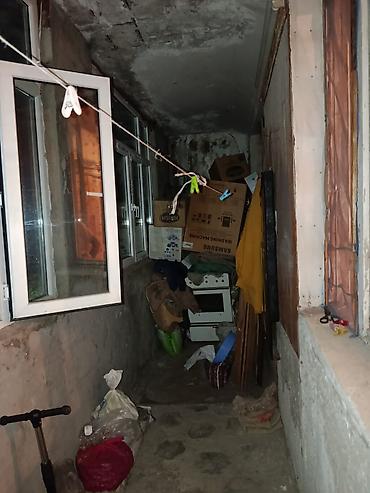 Otaqların uzunmüddətli kirayəsi: Salam Sumqayıt 11 mikrorayon ərazisində menzil köhnə tikilən bina 5 — 13