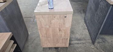 Sifarişlə ofis dəst mebeli: Mebel istehsalı və quraşdırma xidməti - Ofis masaları: İki rəngli — 24