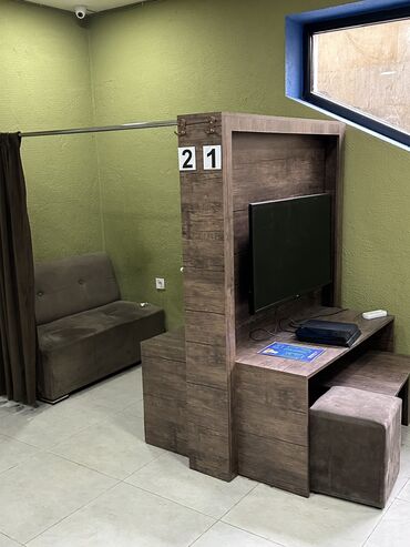 Hazır biznes: Mebel 7 Tv 15 Ps3 10 Ps4 5 Divan 15 Jurnalni 15 Puf 15 Xaladelnik 1