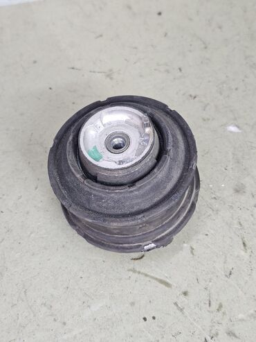 Подушки мотора: Подушка мотора Mercedes-Benz 2000 г., Б/у, Оригинал, Германия — 3