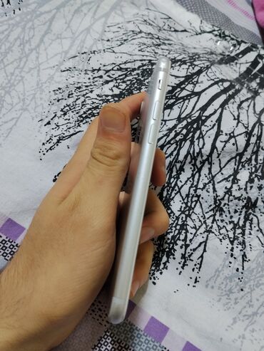 Apple iPhone: IPhone 7, 256 GB, Gümüşü, Barmaq izi — 3