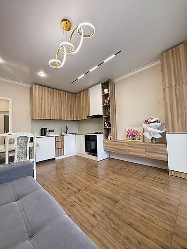 Студия, 55 м², Технопарк Элитка, 1 этаж, Дизайнерский ремонт at lalafo.kg Студия, 55 м², Технопарк Элитка, 1 этаж, Дизайнерский ремонт