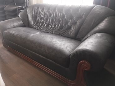 чехол на диван с креслами: Цвет - Черный, Б/у