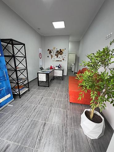 Продажа офисов: Продажа офисов 25 м², С ремонтом, С мебелью, Многоэтажное здание, 1 этаж — 2