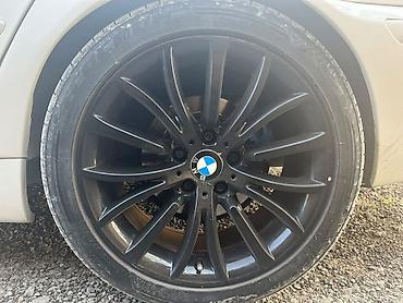 215 75 16 c: BMW orijinal üslubunda qara rəngli yüngül lehimli disk və şin — 1