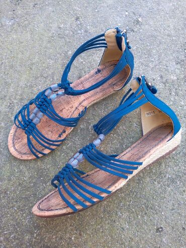 354 oglasa | lalafo.rs: Ženske sandale. Teget plave sandale,nesto malo nosene, skoro kao