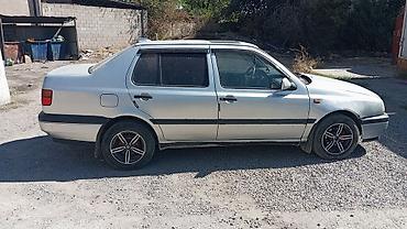 Volkswagen Vento: 1993 г., 1.8 л, Кол менен иштөөчү, Бензин, Седан lalafo.kg да — 9 Volkswagen Vento: 1993 г., 1.8 л, Кол менен иштөөчү, Бензин, Седан — 9