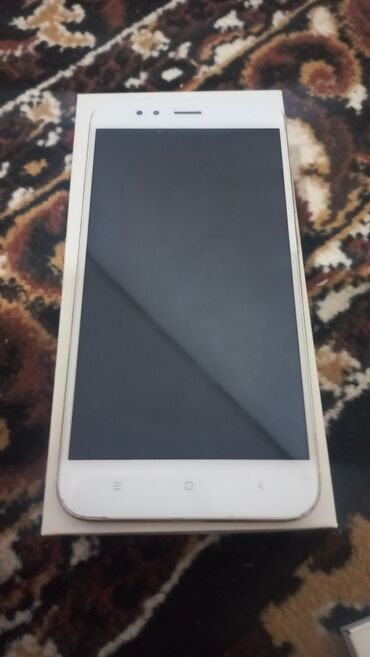 planshet s 2 mja sim kartami: Xiaomi, Mi A1, Б/у, цвет - Белый, 2 SIM