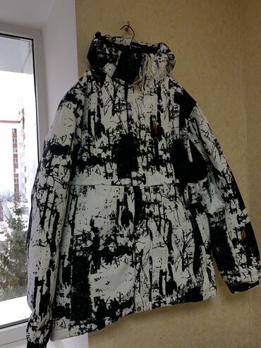 Горнолыжная, сноубордическая одежда: Куртка