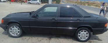 Mercedes-Benz: Mercedes-Benz 190: 2 l | 1990 il Sedan