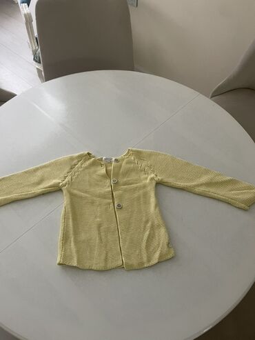 детская и подростковая одежда: Uşaq kardiqanı – açıq sarı rəngdə, nazik trikotaj. - Uzunqol, dairəvi