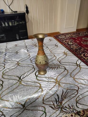 Vazalar: Vaza dəsti, Mis — 13