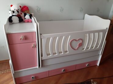 Beşiklər: Oğlan və qız üçün, İşlənmiş, Beşik, Matras ilə, Yellənmə mexanizm ilə — 4