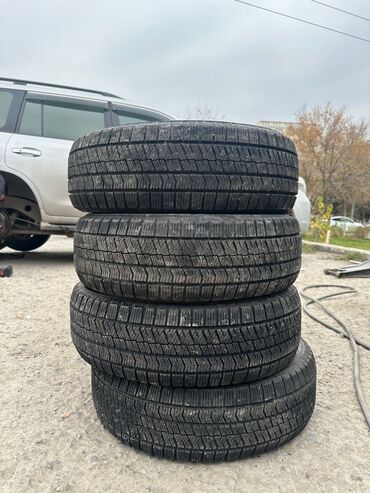 Шины: Шины 195 / 60 / R 15, Зима, Б/у, Комплект, Bridgestone