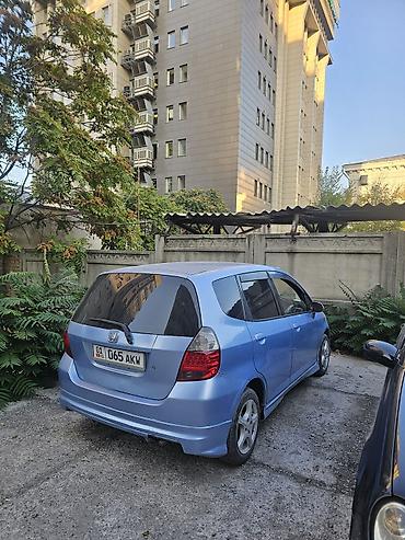 Продажа авто: Honda Fit: 2002 г., 1.3 л, Вариатор, Бензин, Хэтчбэк — 4