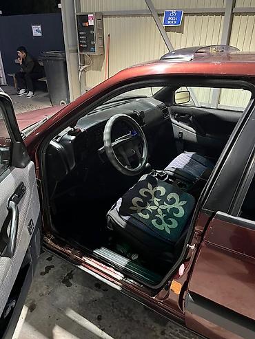 mers e210: Volkswagen Passat: 1990 г., 1.8 л, Механика, Газ, Седан — 4