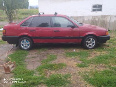 Volkswagen: Volkswagen Passat: 1990 г., 1.8 л, Механика, Бензин, Седан