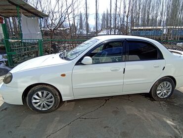 Daewoo: Daewoo Lanos: 2000 г., 1.5 л, Механика, Бензин, Седан