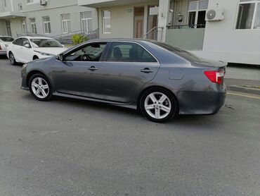 Toyota: Toyota Camry: 2.5 l | 2012 il Sedan