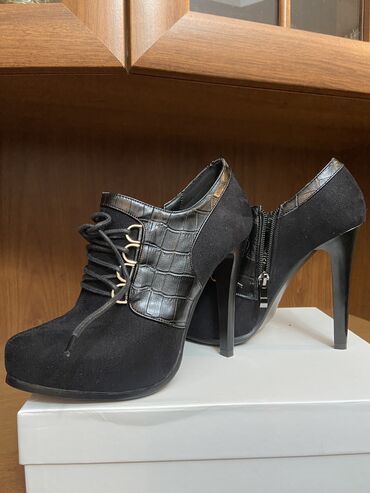 обувь женская 41: Сапоги, 36, цвет - Черный