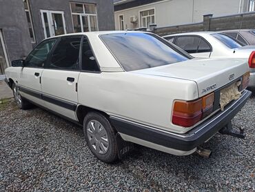 ауди 100 1990: Audi 100: 1990 г., 2 л, Механика, Бензин, Седан