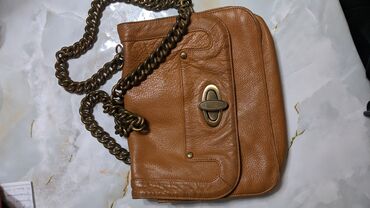 продажа женской сумочки: Кожаная сумочка 
б/у
цена окончательная