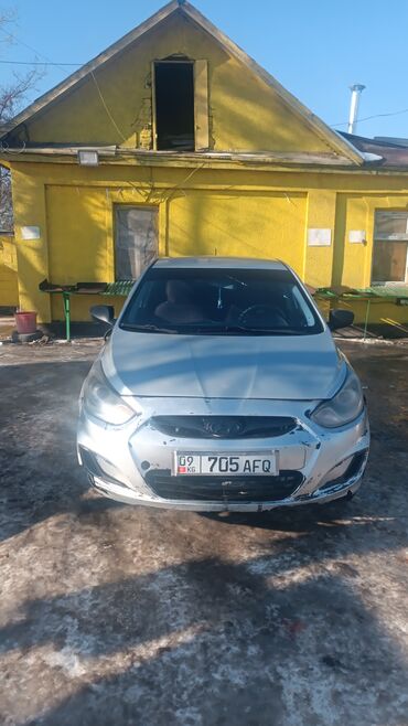 Hyundai: Hyundai Solaris: 2012 г., 1.6 л, Механика, Газ, Седан