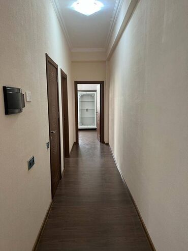 Uzunmüddətli kirayə mənzillər: Yasamal rayonu midada 9 mertebeli binanın 6-cİ mərtəbəsində yerləşən — 4