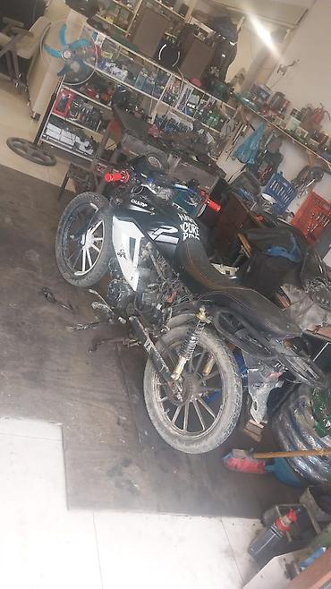 lifan kpr 200: Motosiklet satılır. Qara və ağ rəng kombinində, sport üslublu dizayna — 1