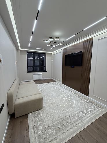 Долгосрочная аренда квартир: Трехкомнатная студия в современном минималистичном стиле. Район — 24