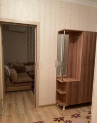 Uzunmüddətli kirayə mənzillər: Xəzər dairəsi yaxınlığında yerləşir. Qaz su işıq daimidir, ətrafda — 10