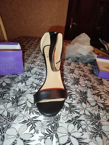 Basanoşka və səndəllər: Ölçü: 38, rəng - Qara, Yeni -da lalafo.az — 7 Basanoşka və səndəllər: Ölçü: 38, rəng - Qara, Yeni — 7