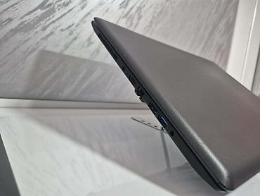 Lenovo: Intel Core i3, 17.3 " — 8