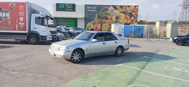 Mercedes-Benz: Mercedes-Benz C-Class (W202) sedan - Kuzov: 4 qapılı sedan, gümüşü — 3