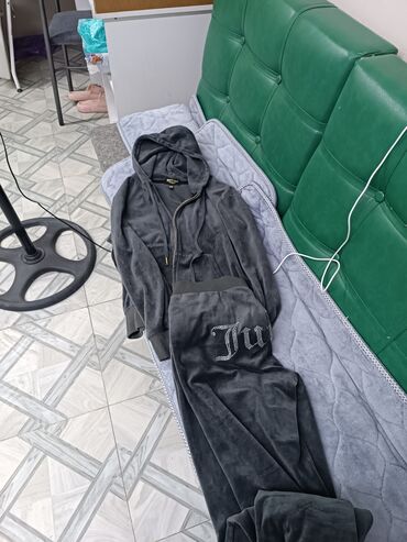 костюм двойка женский с брюками: Женский комплект из двух толстовок с капюшоном и велюрового костюма