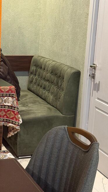 Sifarişlə restoran divanları: Restoran/kafe üçün divar boyu oturacaq dəsti ikinci əl - Model — 9