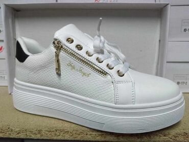 adidas patike zenske bele: 05. B. patike 
Velicine 36-41
 Cena 3900 din