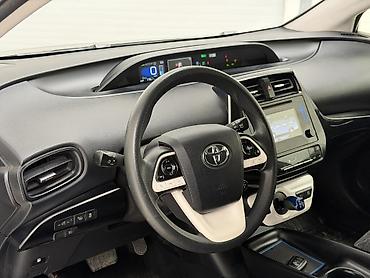 Toyota: Toyota Prius: 2018 г., 1.8 л, Автомат, Гибрид, Хэтчбэк — 9