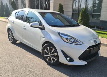 Toyota: Toyota Prius: 2018 г., 1.5 л, Вариатор, Гибрид, Хэтчбэк