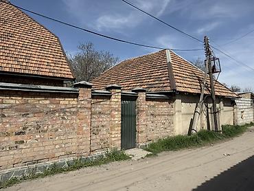 комнаты иссык: Продаётся добротный частный дом, по документам 5 соток по факту 6, дом — 3