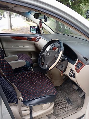 byd e2 2024: Toyota Ipsum: 2001 г., 2.4 л, Автомат, Бензин, Минивэн — 5
