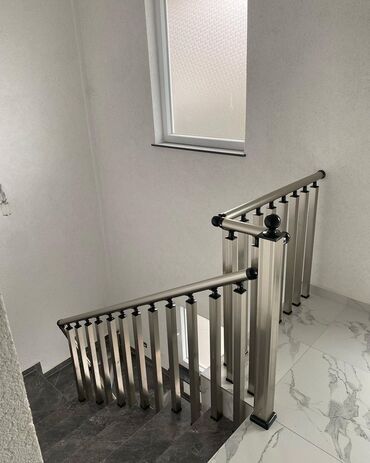 Pilləkən məhəccərləri: Mərmər pilləkənlər üçün metal və dekorativ məhəccər istehsalı və — 7