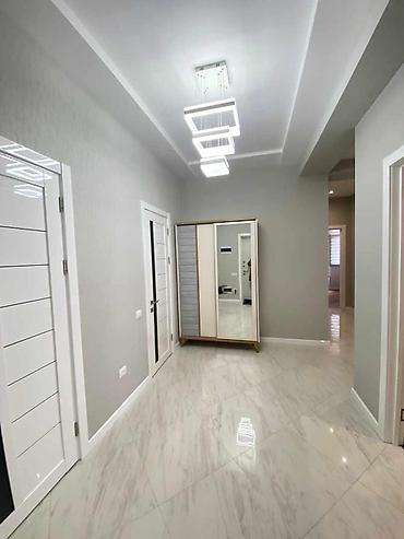 ucuz ev: 28 May metrosunun yaxınlığında 2 otaqlı mənzil kirayə verilir. 111 m² — 2
