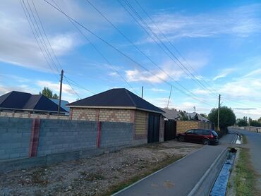 продаю дом город ош: Дом, 130 м², 4 комнаты, Собственник, ПСО (под самоотделку)