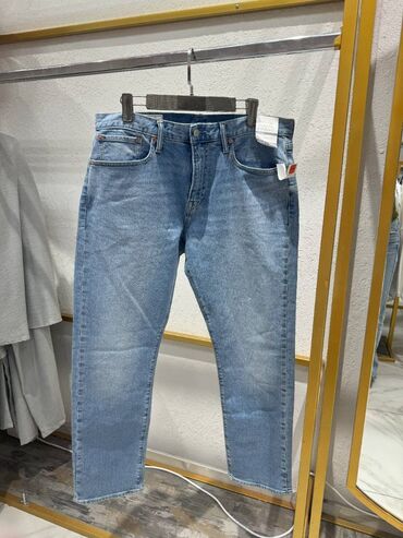 Джинсы: Продаю джинсы GAP из США
Размер 34x30 athletic straight (маломерят)